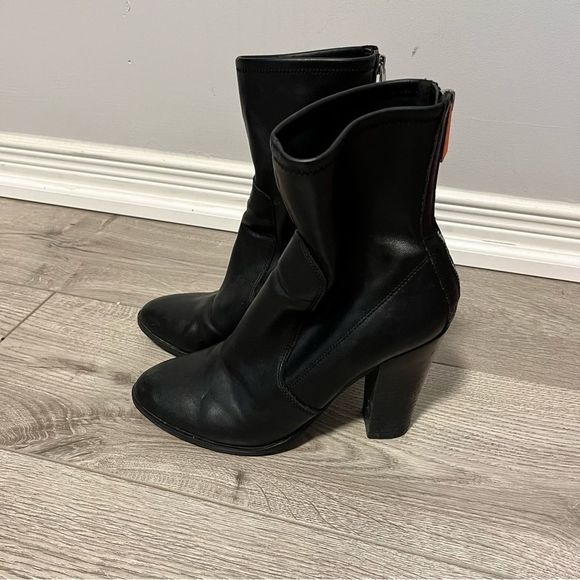 Aldo Vegan leather chunky platform heel zipper back ankle boots size women 9 - Picture 4 of 6
